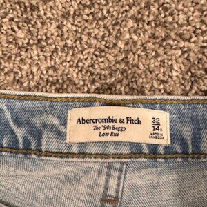 Abercrombie - 90s Baggy Low Rise - light wash - 32/14